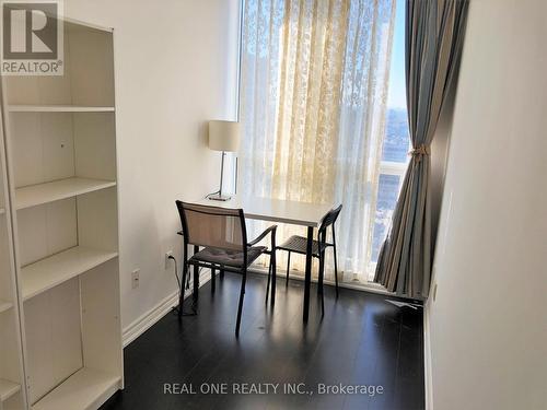 4010 - 386 Yonge Street, Toronto, ON - Indoor