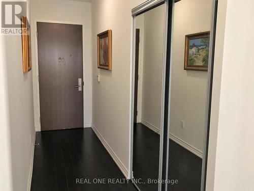 4010 - 386 Yonge Street, Toronto, ON - Indoor Photo Showing Other Room