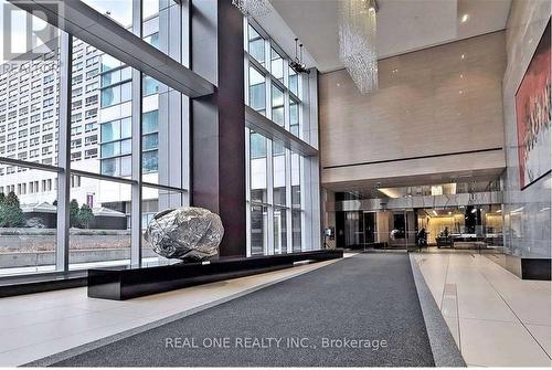 4010 - 386 Yonge Street, Toronto, ON - Indoor Photo Showing Other Room