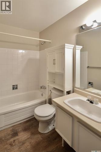 210 207C Tait Place, Saskatoon, SK - Indoor Photo Showing Bathroom