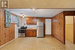 2nd kitchen with walk up exit - 