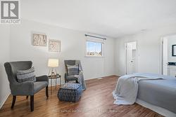 Spacious primary bedroom - 