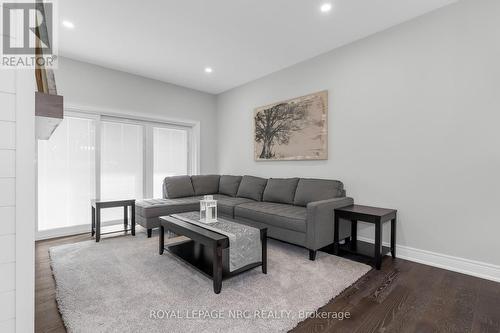 732 Clarence Street, Port Colborne (Sugarloaf), ON - Indoor Photo Showing Living Room