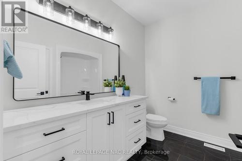 732 Clarence Street, Port Colborne (Sugarloaf), ON - Indoor Photo Showing Bathroom