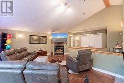 Cozy but modern w/ gas fireplace insert - 