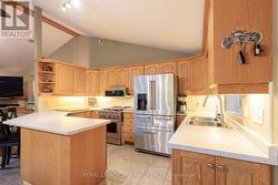Kitchen in excellent condition w/ 2022 appliances - 