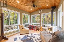 Enjoy a wood fire w/ private forest as backdrop - 