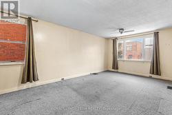 Main level primary bed - 