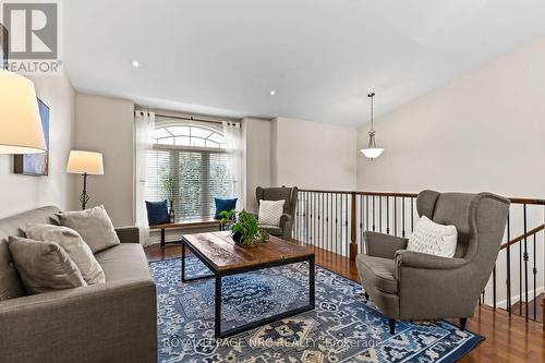 8710 Milomir Street, Niagara Falls, ON - Indoor Photo Showing Living Room