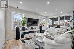 upper level livingroom - 