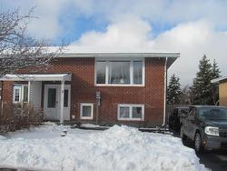 3 Diamond Place  Mount Pearl, NL A1N 2V6