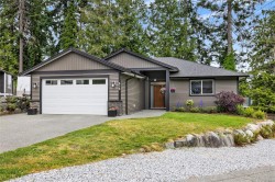 838 Stirling Dr  Ladysmith, BC V9G 0B5