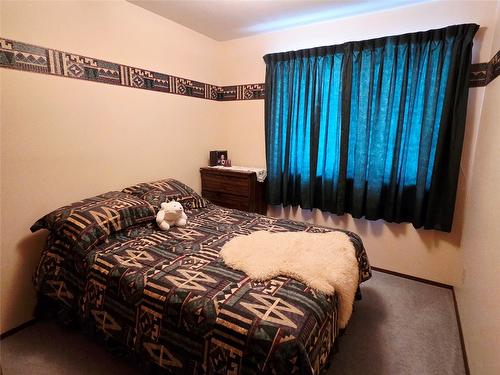 810 6Th Avenue, Kimberley, BC - Indoor Photo Showing Bedroom