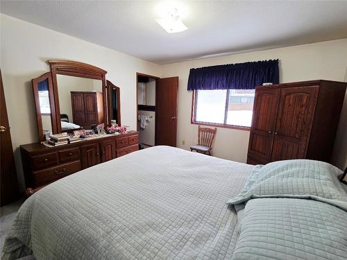 810 6Th Avenue, Kimberley, BC - Indoor Photo Showing Bedroom