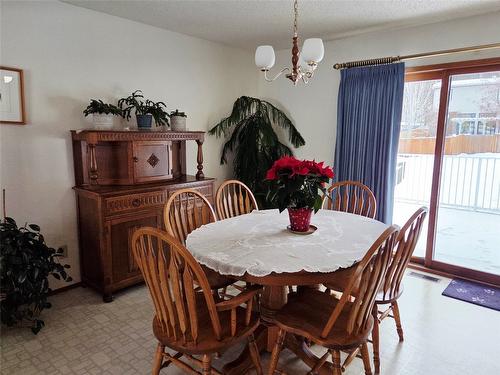 810 6Th Avenue, Kimberley, BC - Indoor Photo Showing Dining Room