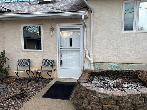 D-338 9Th Avenue, Creston, BC - Outdoor With Exterior