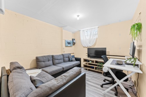 Salle familiale - 1125 Tsse Jacques-Léonard, Montréal (Rivière-Des-Prairies/Pointe-Aux-Trembles), QC 