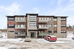 411-17905 Rue du Grand-Prix  Mirabel, QC J7J 0R7