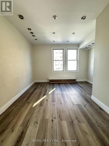 Upper Residential Apartment: 3 bedroom Unit #1A - 220-222 King Street, Welland, ON 