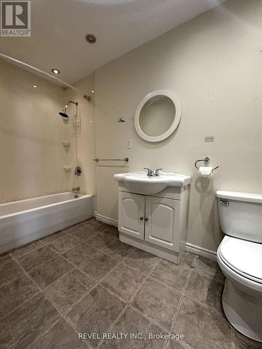 Upper Residential Apartment: 3 bedroom Unit #1A - 220-222 King Street, Welland, ON 