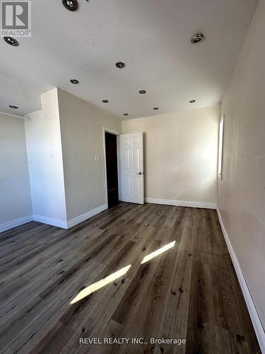 Upper Residential Apartment: 3 bedroom Unit #1A - 220-222 King Street, Welland, ON 