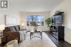 60 DEVONGLEN Drive  Kitchener, ON N2E 2C5