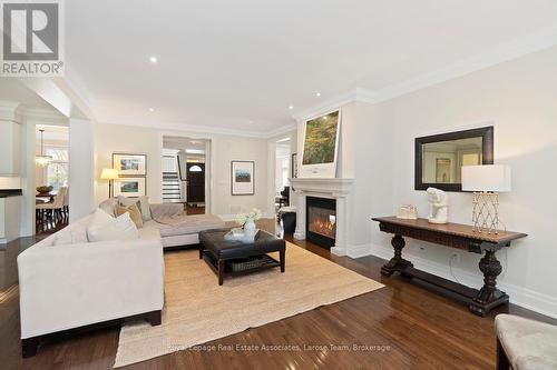562 Gladwyne Court, Mississauga, ON - Indoor Photo Showing Living Room With Fireplace