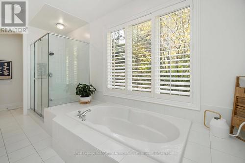 562 Gladwyne Court, Mississauga, ON - Indoor Photo Showing Bathroom