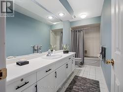 Main bath upstairs - 5-piece - 