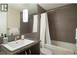 main 4 piece bathroom upstairs - 