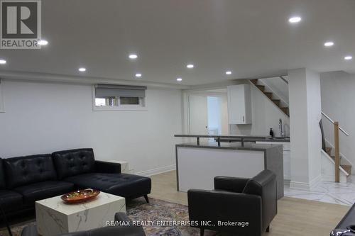 2037 Lynchmere Avenue, Mississauga, ON - Indoor