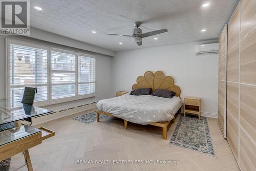 2037 Lynchmere Avenue, Mississauga, ON - Indoor Photo Showing Bedroom