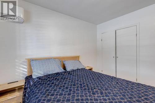 2037 Lynchmere Avenue, Mississauga, ON - Indoor Photo Showing Bedroom