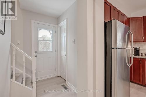 1343 Janina Boulevard, Burlington, ON - Indoor Photo Showing Other Room