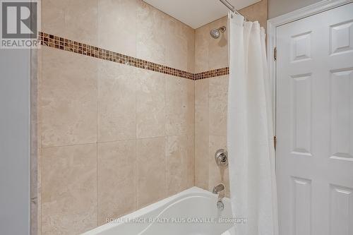 1343 Janina Boulevard, Burlington, ON - Indoor Photo Showing Bathroom
