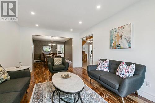 1823 The Chase, Mississauga, ON - Indoor Photo Showing Living Room