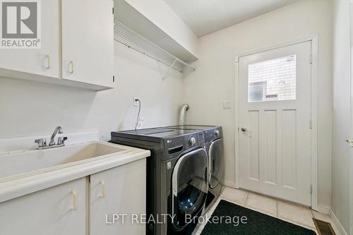 1823 The Chase, Mississauga, ON - Indoor Photo Showing Laundry Room