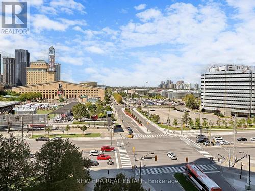 923 - 3888 Duke Of York Boulevard, Mississauga, ON - Outdoor With View