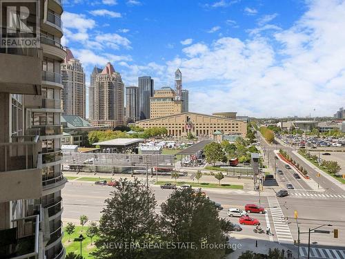 923 - 3888 Duke Of York Boulevard, Mississauga, ON - Outdoor With View