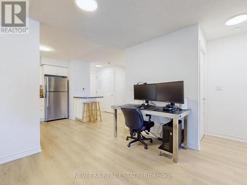 923 - 3888 Duke Of York Boulevard, Mississauga, ON - Indoor Photo Showing Office