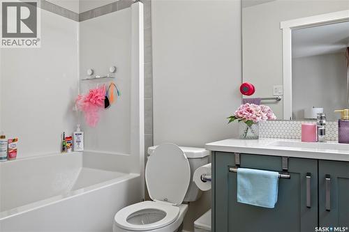 4000 Waterer Street, Regina, SK - Indoor Photo Showing Bathroom