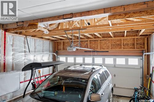 4000 Waterer Street, Regina, SK - Indoor Photo Showing Garage