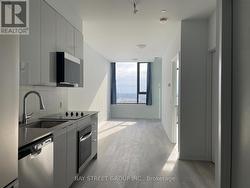 3203 - 2920 HIGHWAY 7  Vaughan, ON L4K 0P4