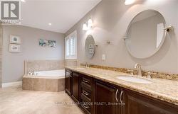 5PC Ensuite Bath in Primary Bedroom - 