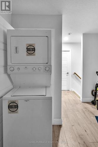 121 Marconi Court, London East, ON - Indoor Photo Showing Laundry Room