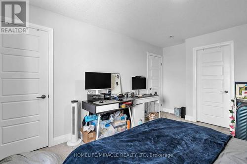 121 Marconi Court, London East, ON - Indoor Photo Showing Bedroom