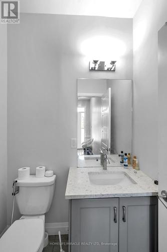 121 Marconi Court, London East, ON - Indoor Photo Showing Bathroom