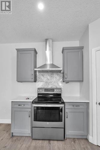 121 Marconi Court, London East, ON - Indoor Photo Showing Kitchen