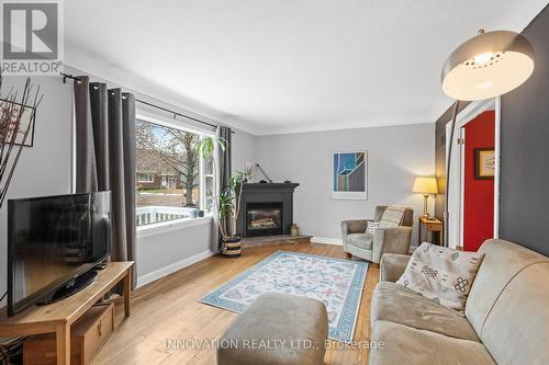 542 Wolffdale Crescent, Ottawa, ON - Indoor Photo Showing Living Room With Fireplace