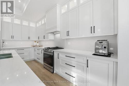 1042 Meredith Avenue, Mississauga, ON - Indoor Photo Showing Kitchen With Double Sink With Upgraded Kitchen